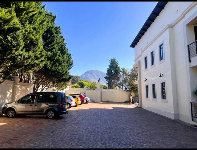 93M² OFFICE TO LET IN WESTLAKE